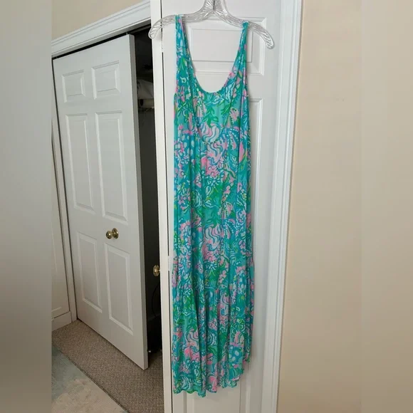 Lilly Pulitzer beach coverup. No size listed. Measurements in photos. - Picture 5 of 6
